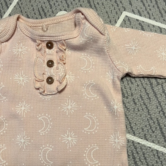 Rabbit Moon Organics footie - 6-9M - Picture 3 of 5